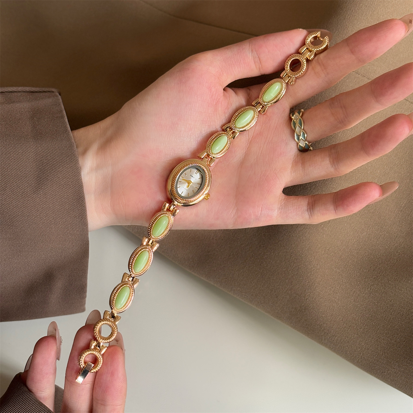 New Vintage Women's Watch with - đánh giá và giá Vintage Fashion Watches