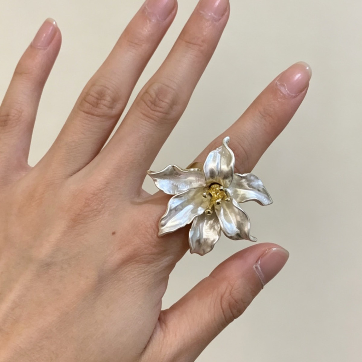 French niche-designed ring wit - đánh giá và giá Vintage Fashion Instagram
