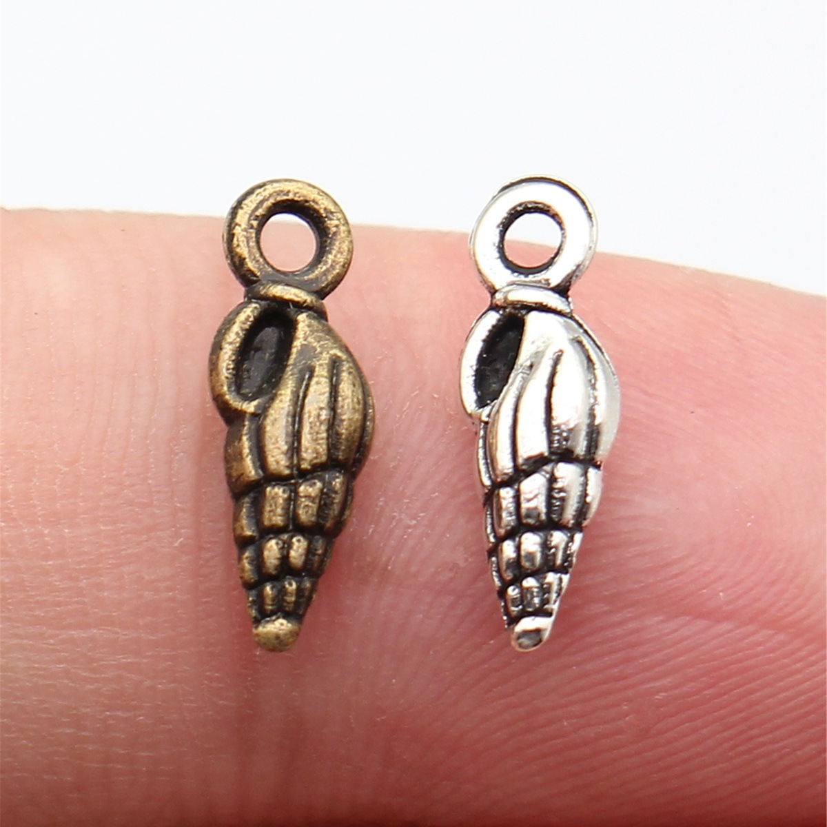 WYSIWYG 20pcs 5x14mm 2 Colors  - đánh giá và giá Vintage Fashion Stores
