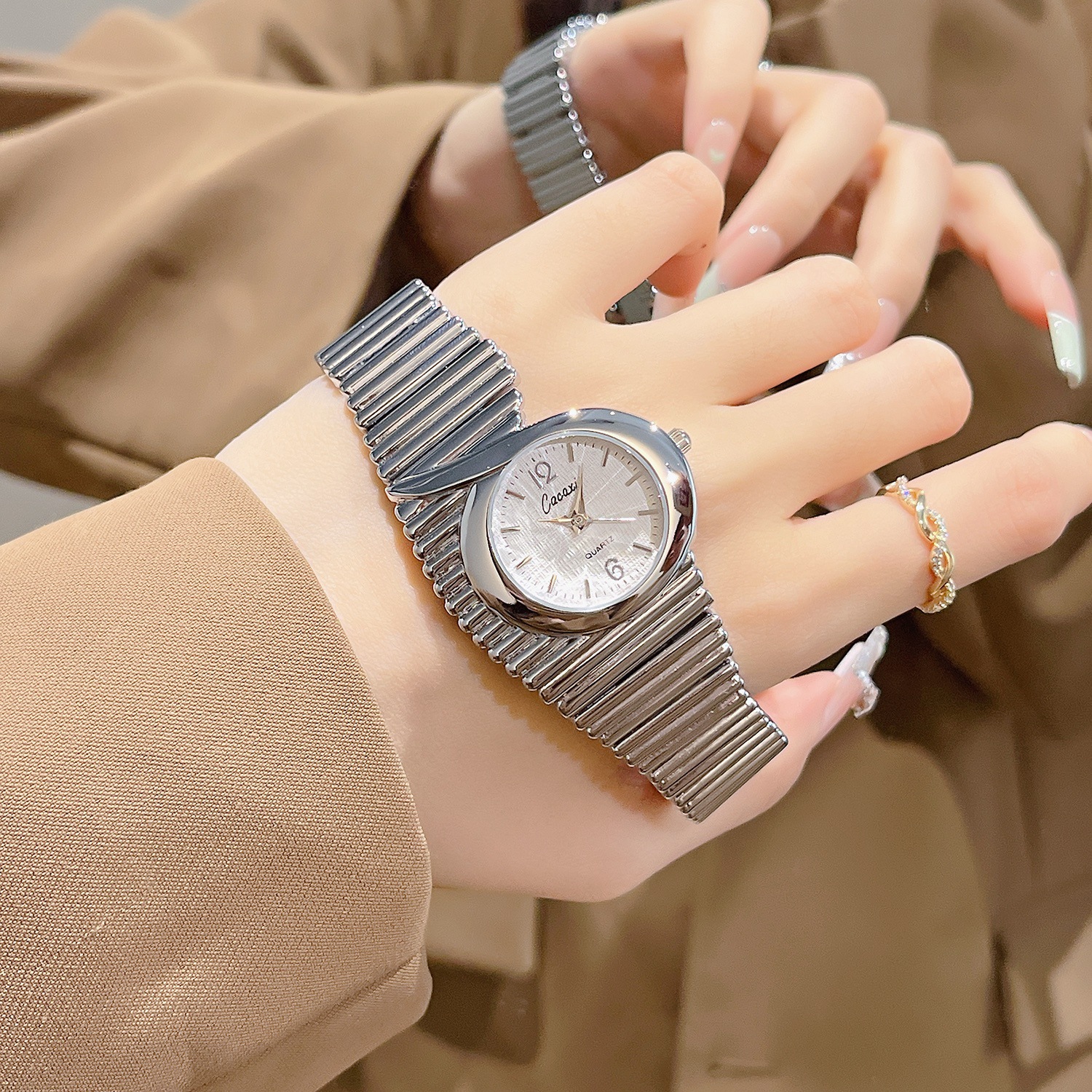 CQ527 Vintage shaped quartz wa - đánh giá và giá Vintage Fashion Watches