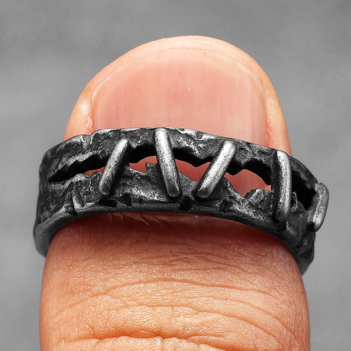 Retro Suture Men Rings Stainle - đánh giá và giá Vintage Fashion Newtown